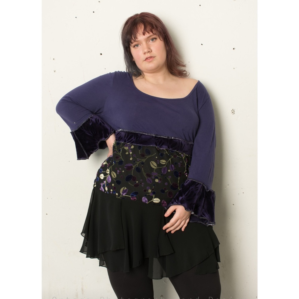 L-2xl upcycled one of a kind tunic. Suitable for plus sizes.